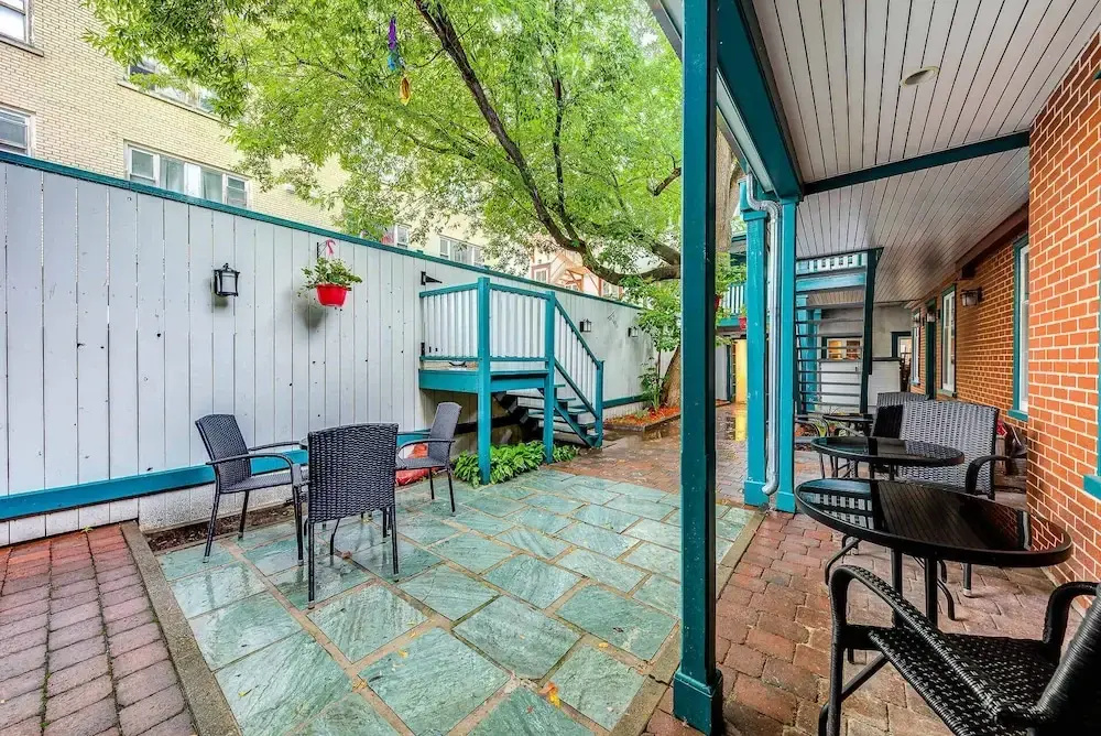 Beautiful Vieux Quebec 2 Bed Apt
