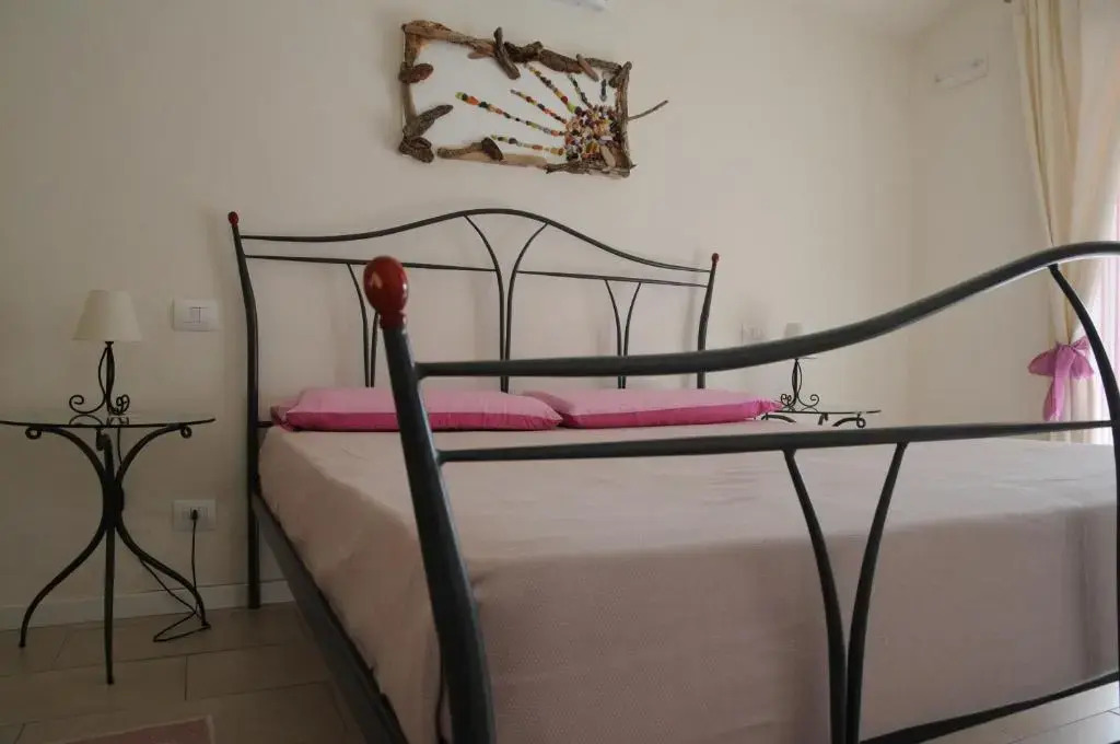 設有露台及景觀的標準雙人房，配有雙人床