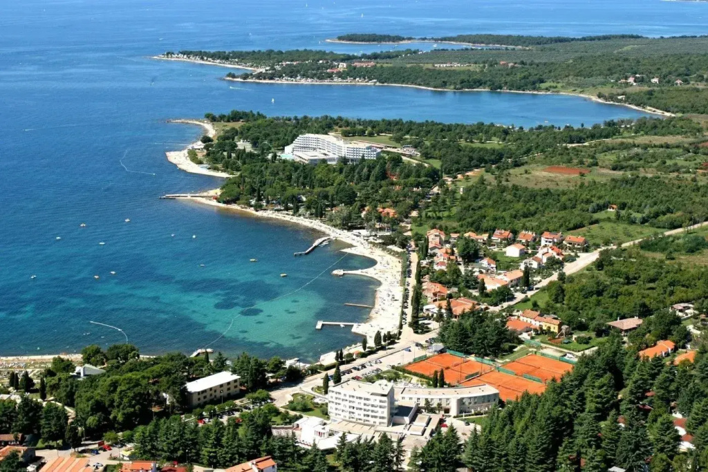 Beach & Waterfront