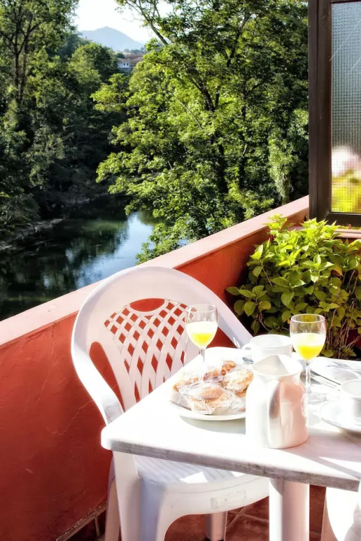 Standard Double room with balcony and with mountain view (full double bed)