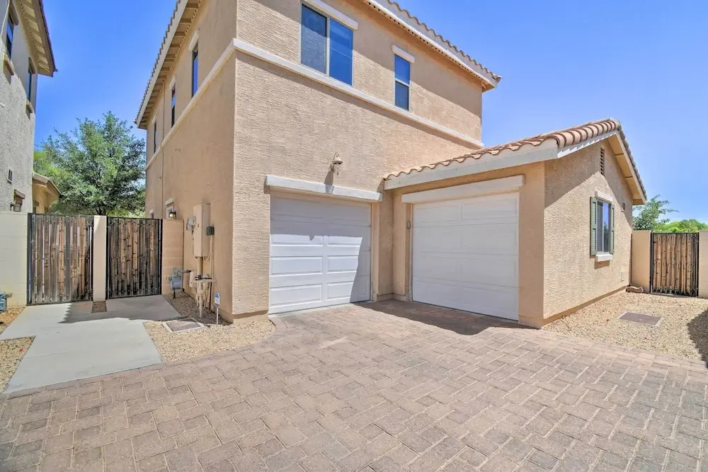 Goodyear Escape w/ Grill: Community Pool Access!