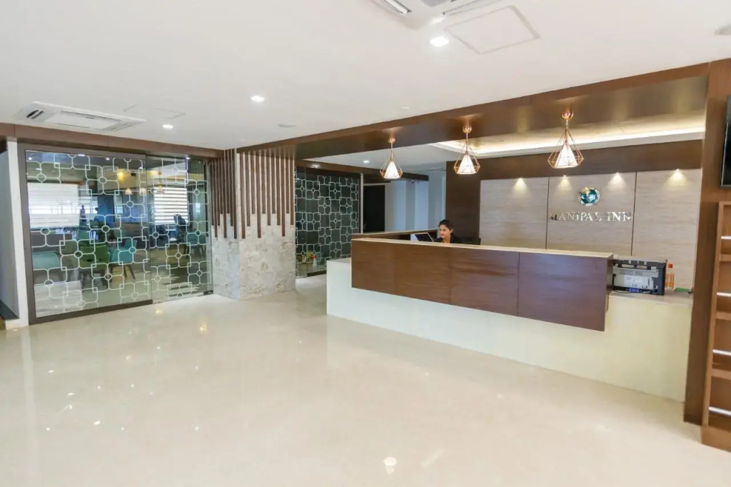 Lobby & Reception