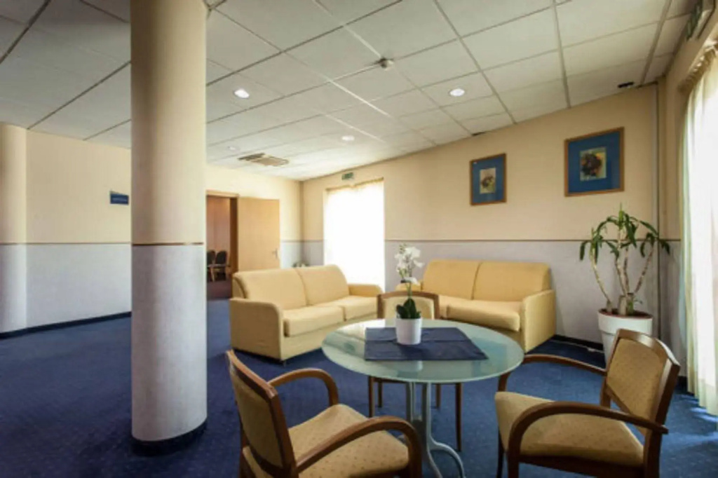 Hotel photo 12