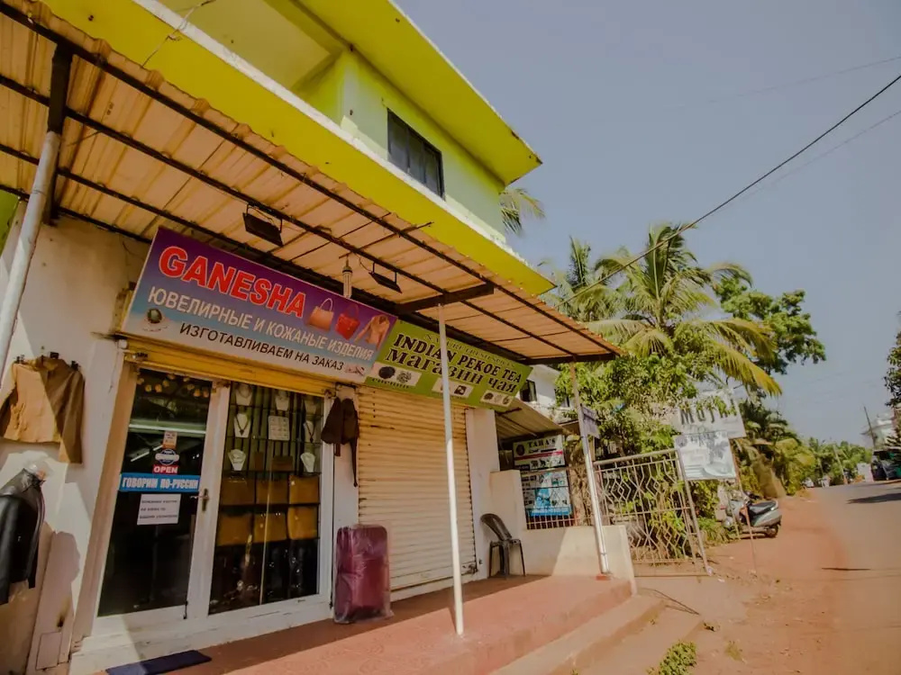OYO 14180 Home 3BHK near by Ashwem Beach