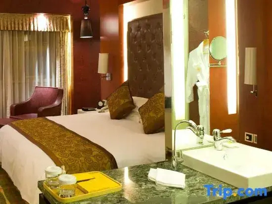 Jinding Hotel - Chambres
