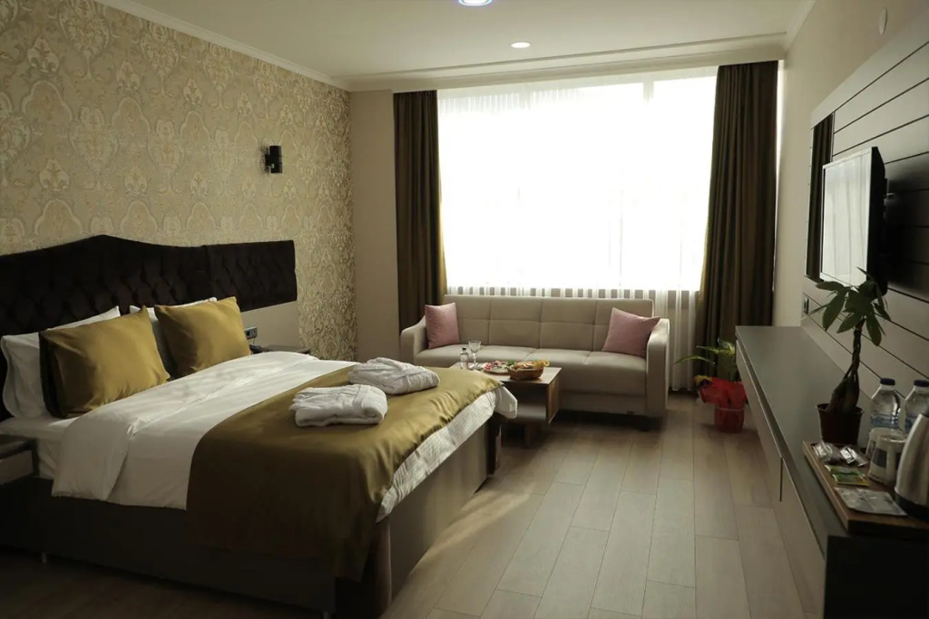 Eli̇t Otelhan — 4