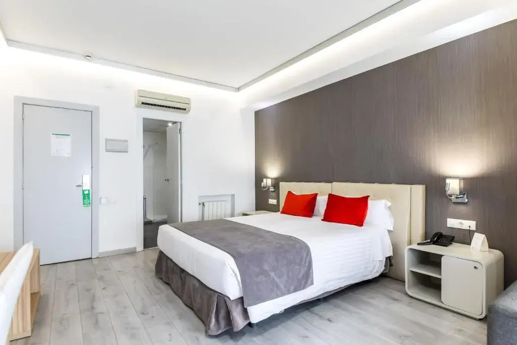 Superior Double room (full double bed)