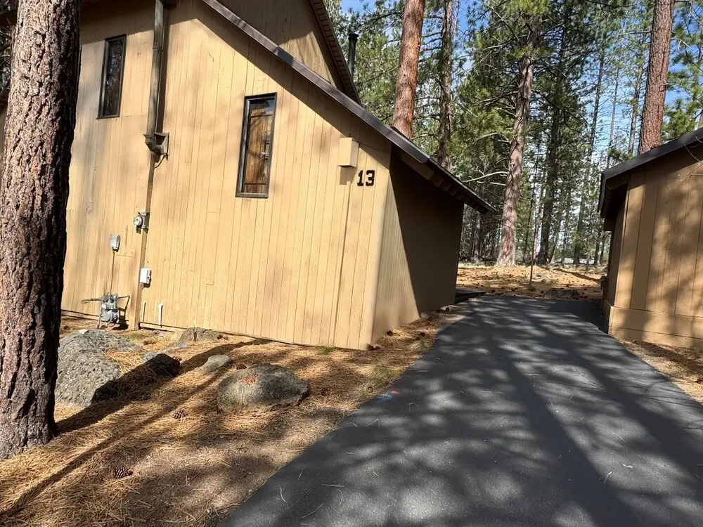 Cluster Cabin 13