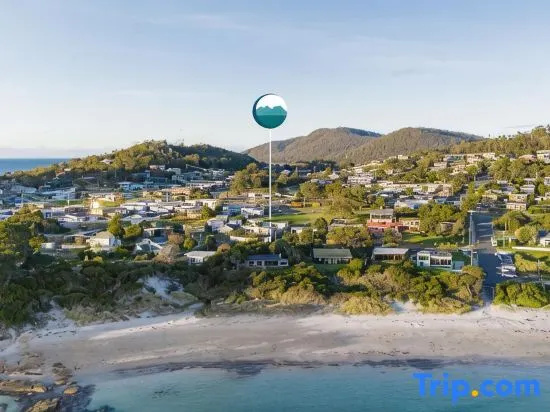 Waubs Beach Cottage