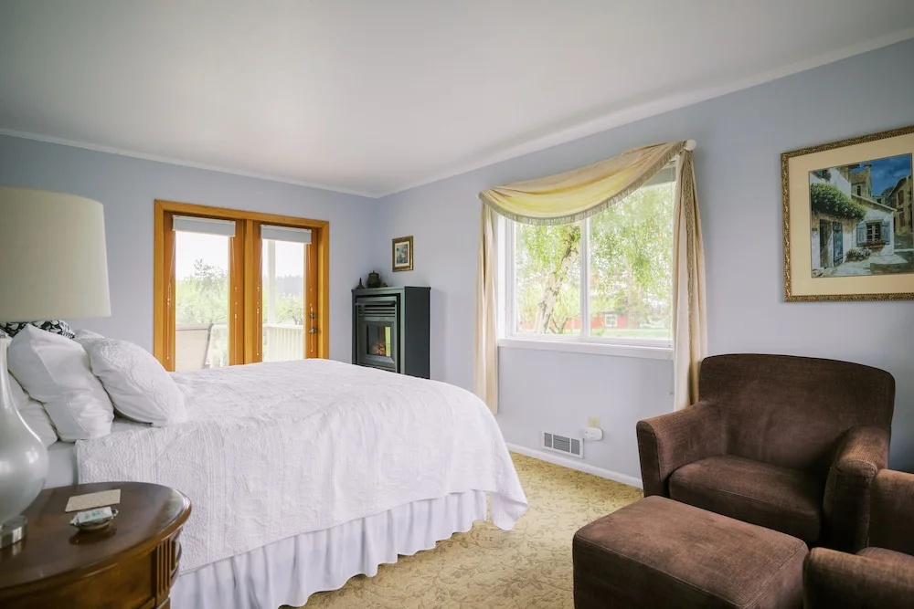 Deluxe Double room with balcony and with view (full double bed)