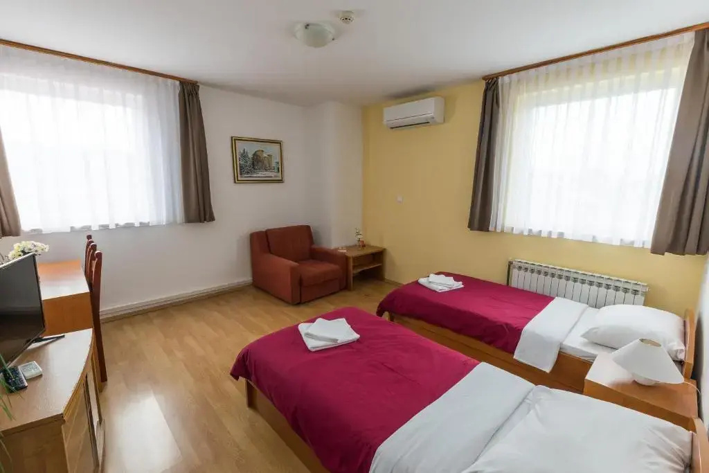 Standard Double room (full double bed)