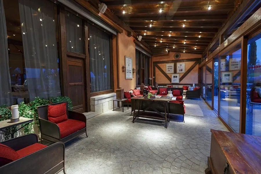 Lobby & Reception