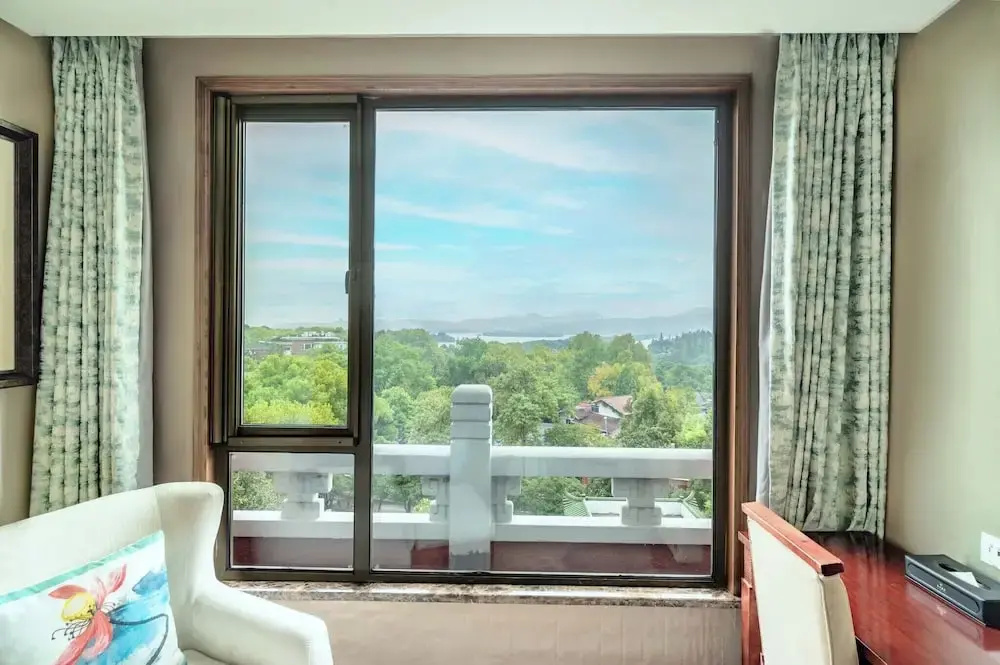 Standard Double room with garden view (full double bed)