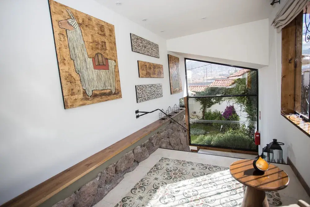 Lobby & Reception