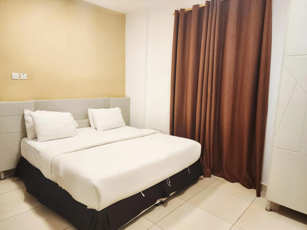 Star Emirates Inn — 5