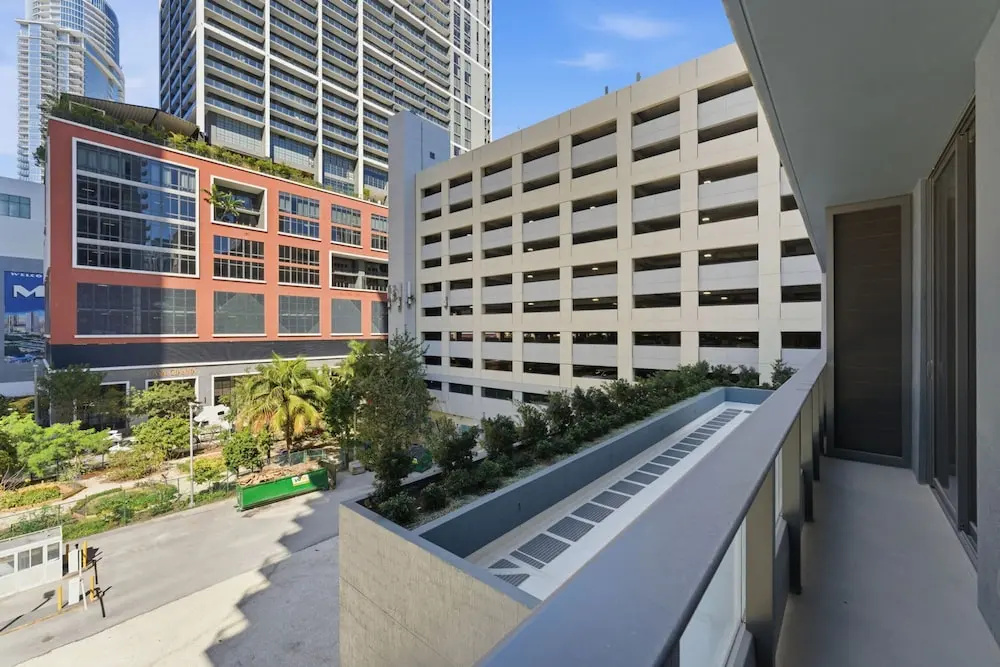 Stylish Miami Stay for 5 Guests