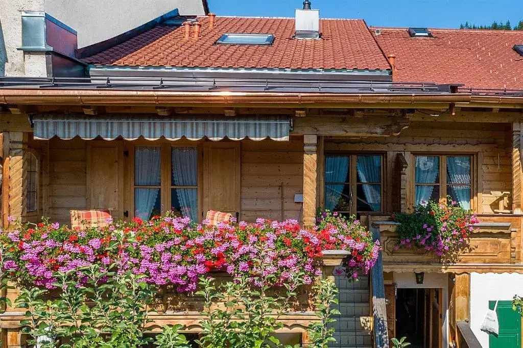 Apartment with balcony