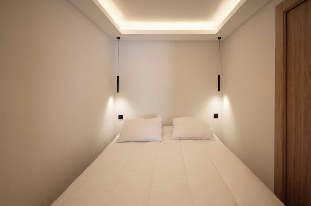 A/C apt in the Heart of Cannes--croisette/beaches