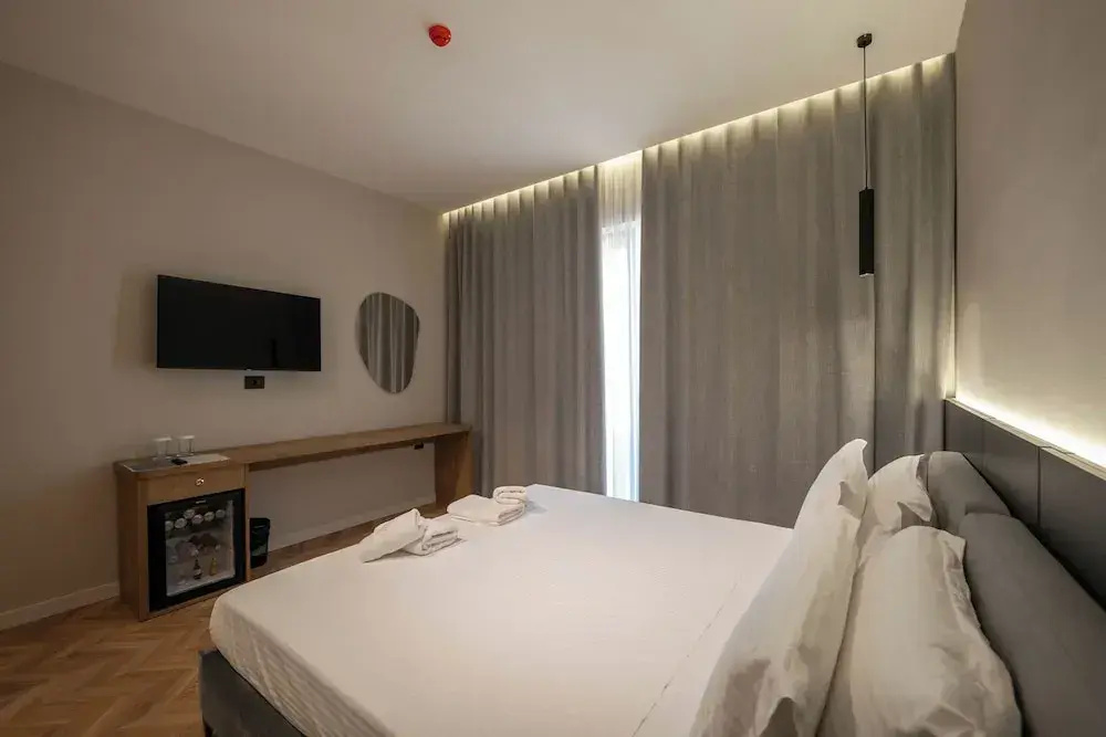 Deluxe Double room with balcony (full double bed)