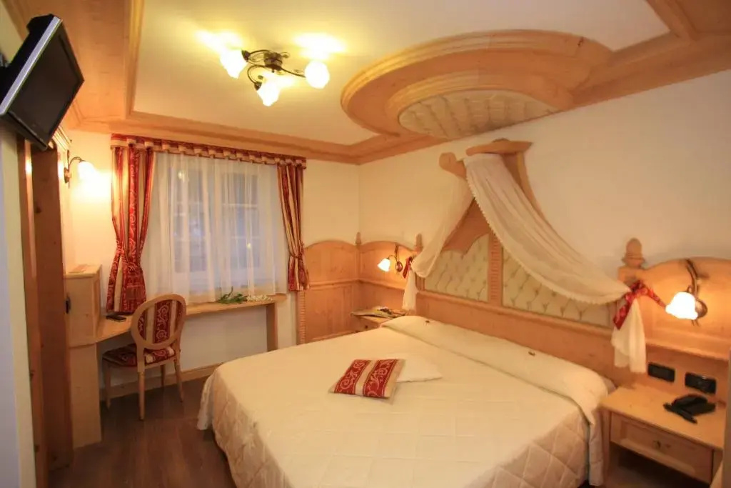 Standard Double room (full double bed)