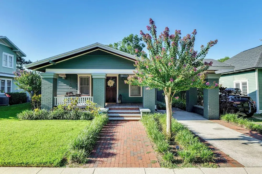 Renovated, Stylish Retreat w/ Patio in Lakeland!