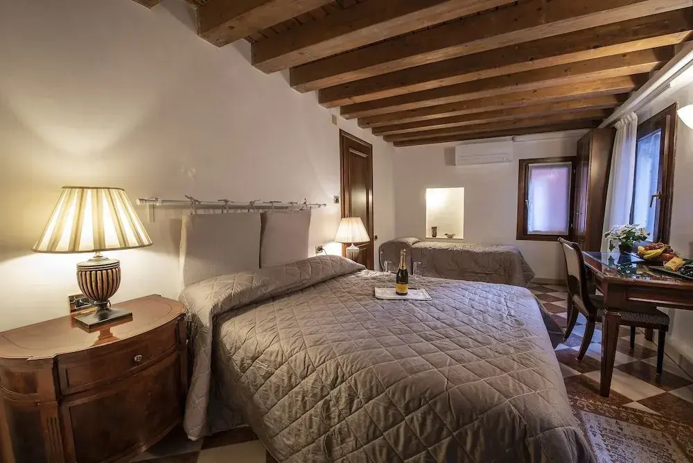 Comfort room