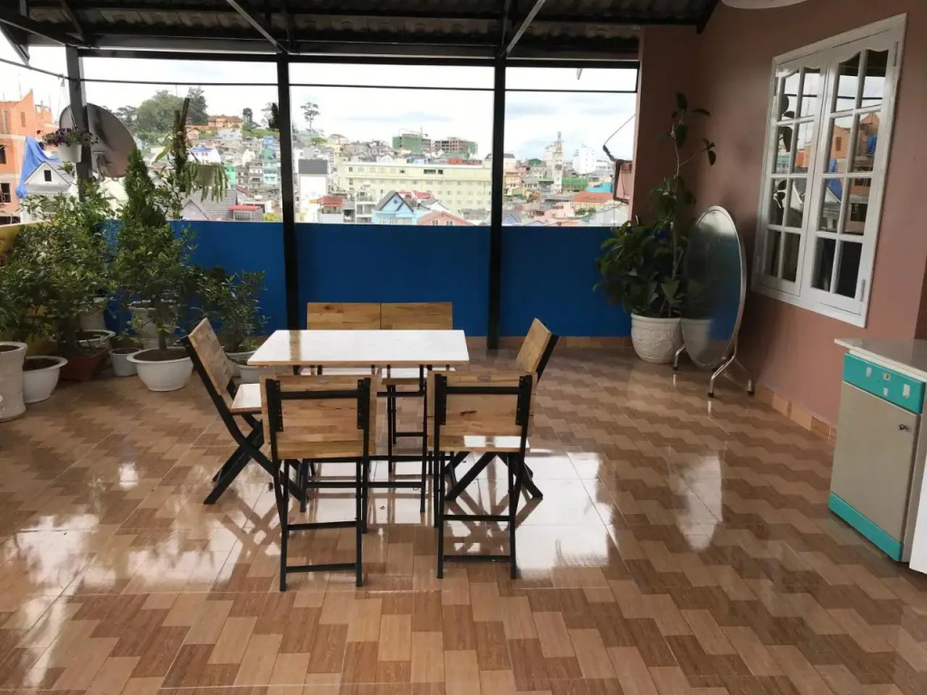 Fullhouse Homestay