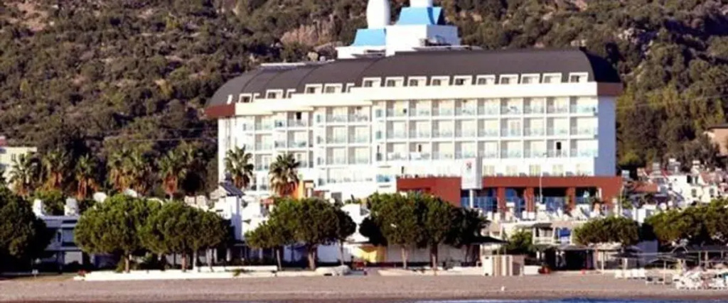 Throne Beach Resort & SPA