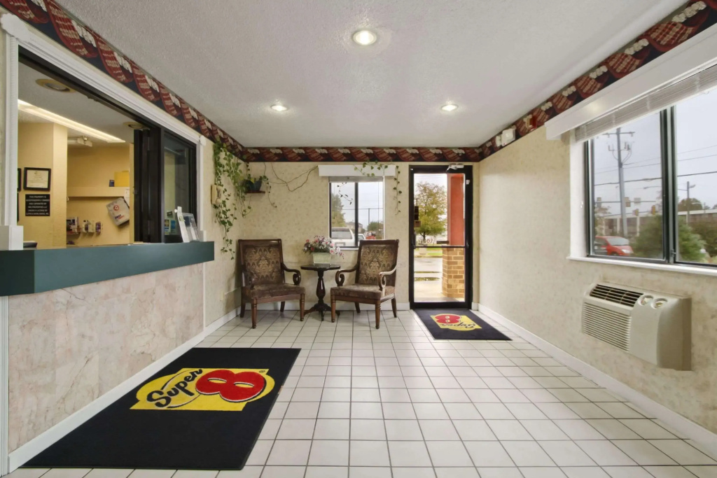 Lobby & Reception