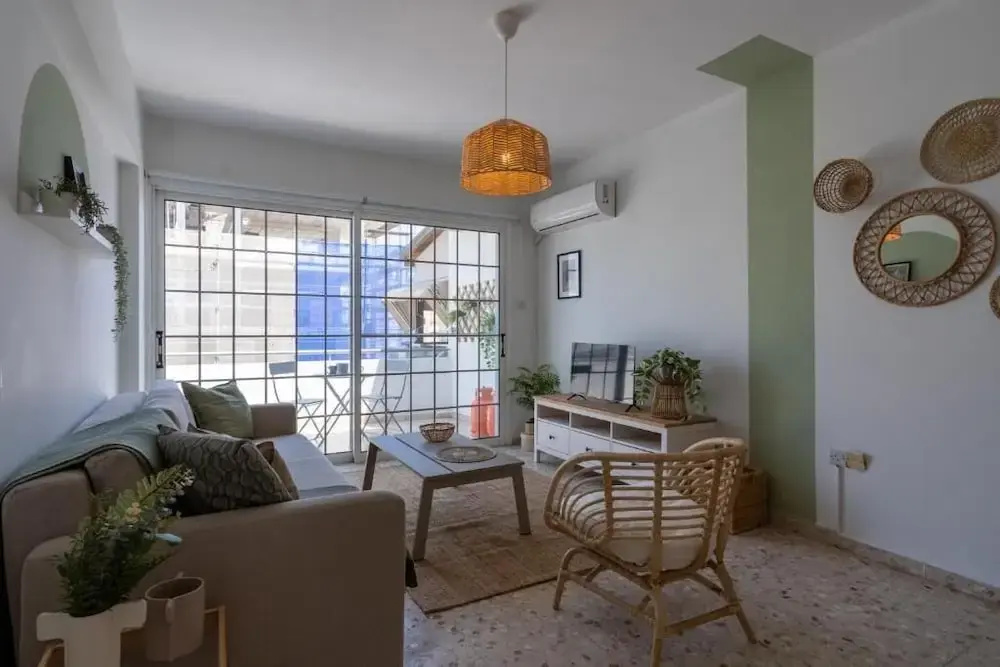 Blossom 1-BR Apt. & Balcony in Larnaca