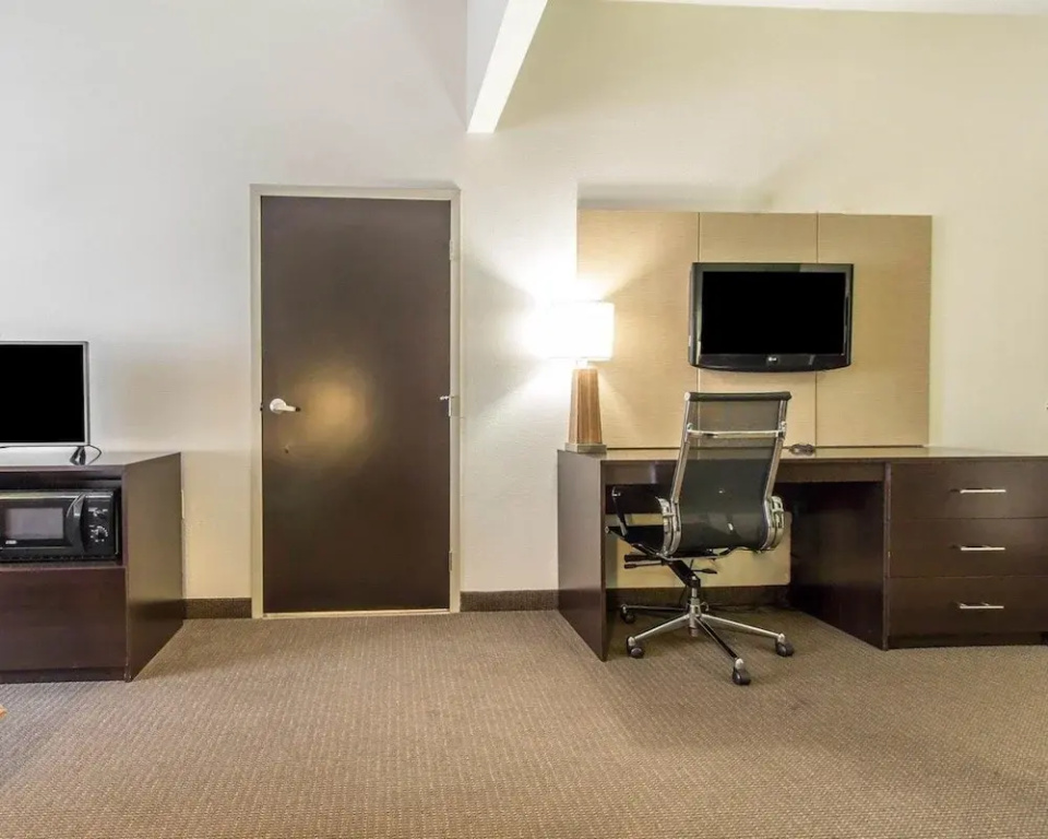 Quadruple Suite