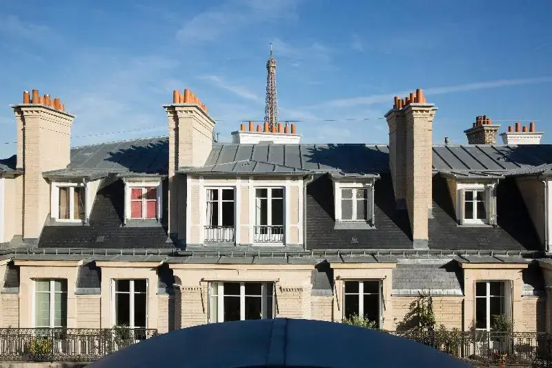 Hotel Ares Eiffel 42