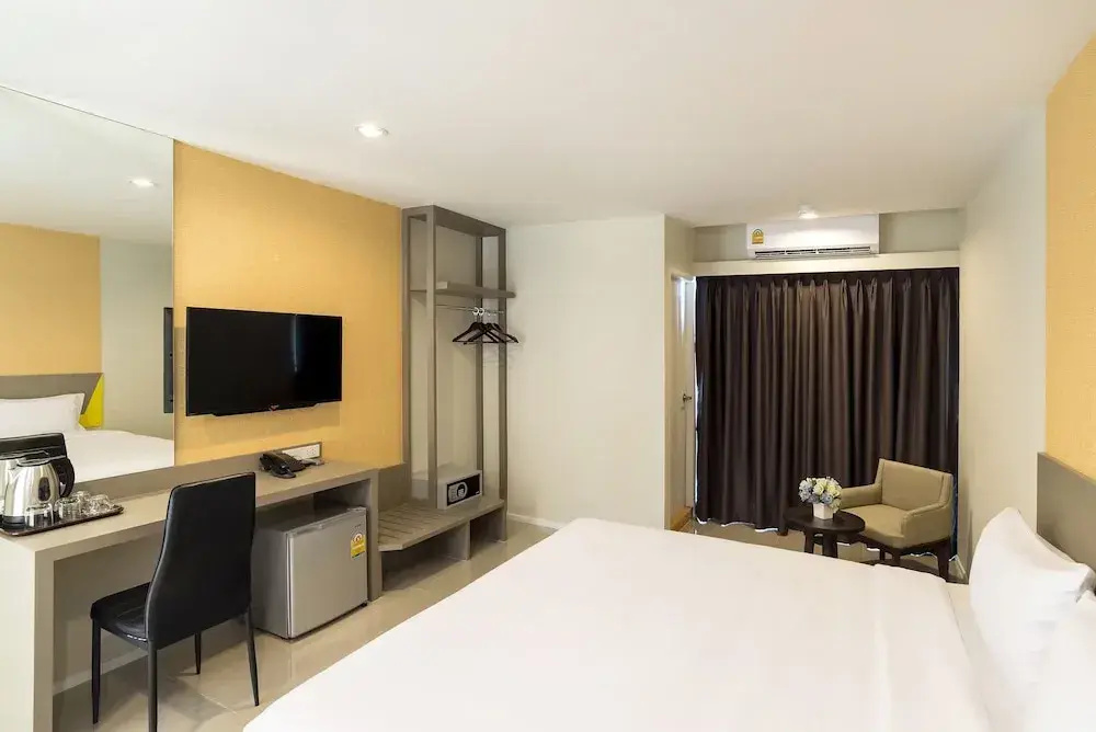 Superior Double room with balcony (full double bed)