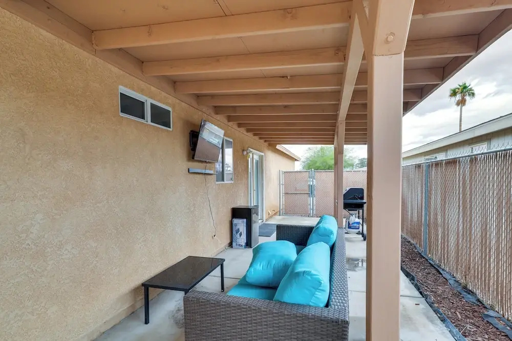 Fire Pit + Covered Patio: Bullhead City Escape! — фото 3