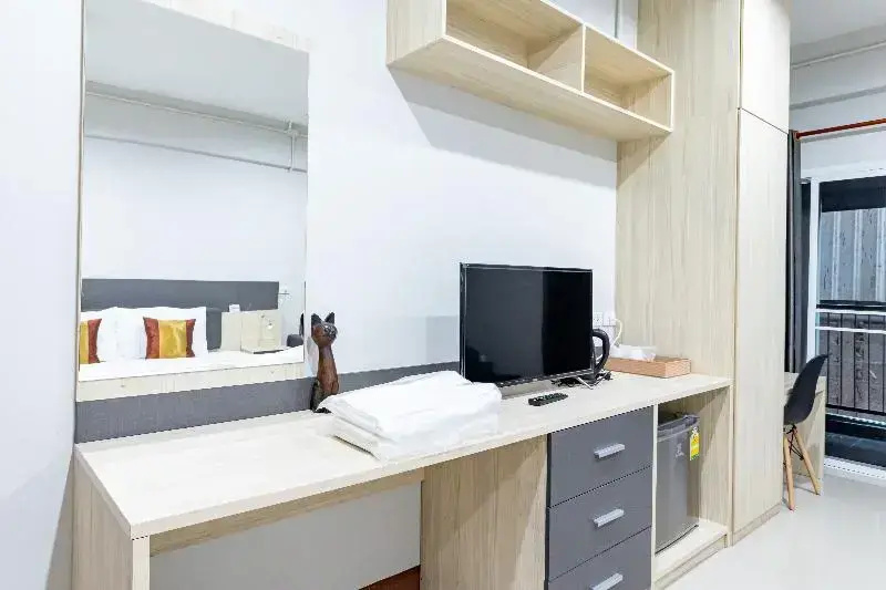 Deluxe Double room with balcony (full double bed)