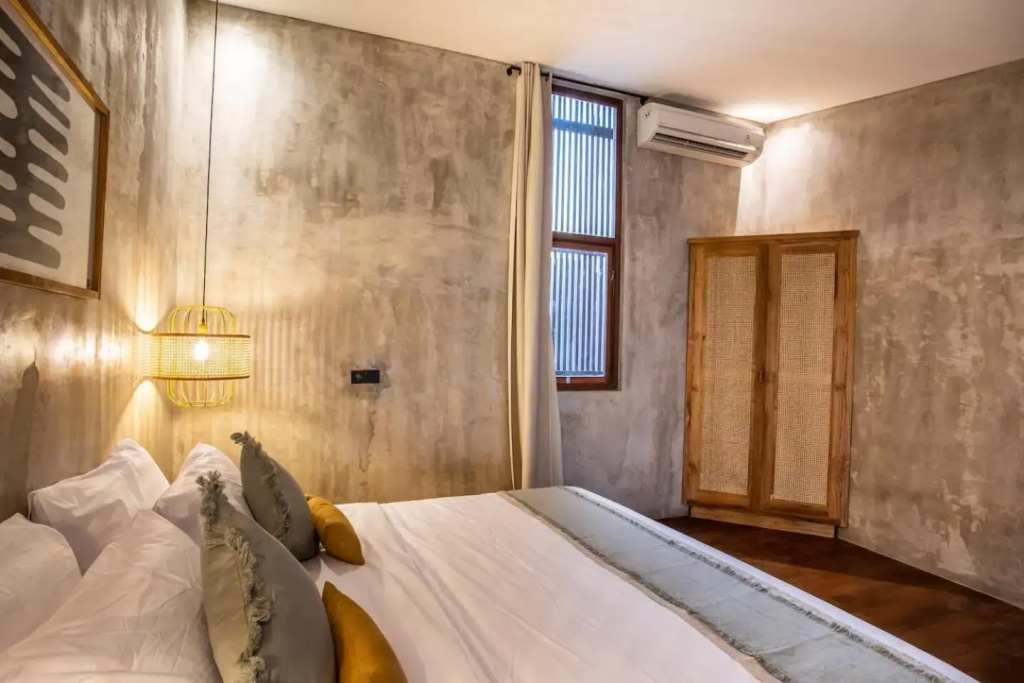 Echo Beach Apartment 100m to beach
