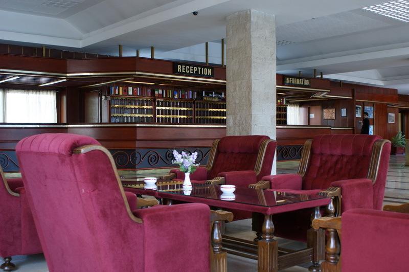 Hotel Grand by null