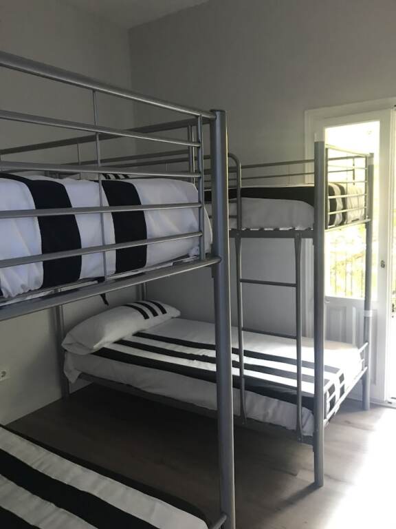 Кровать в общем номере в JMG Hostel Madrid