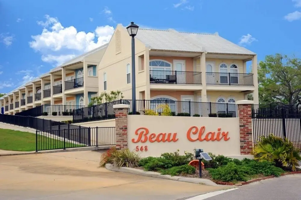 123 Beau Clair - Beachside Townhome With Balcony and Pool in Long Beach