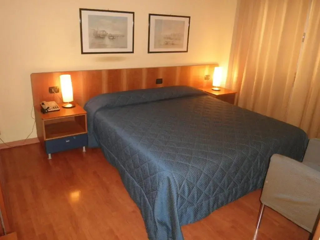 Standard Double room (full double bed)