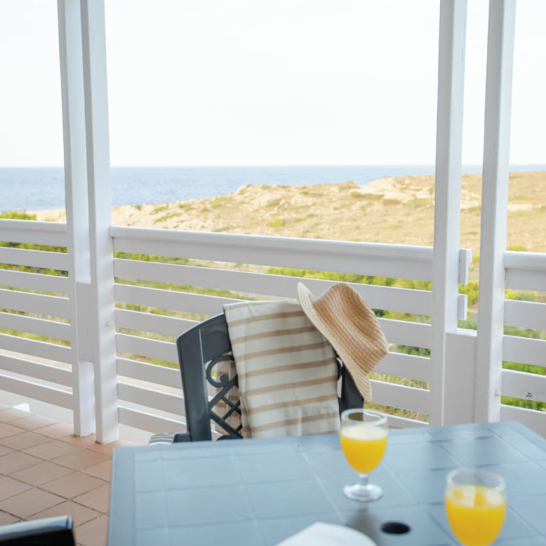 2 Bedrooms Apartment with balcony and with sea view