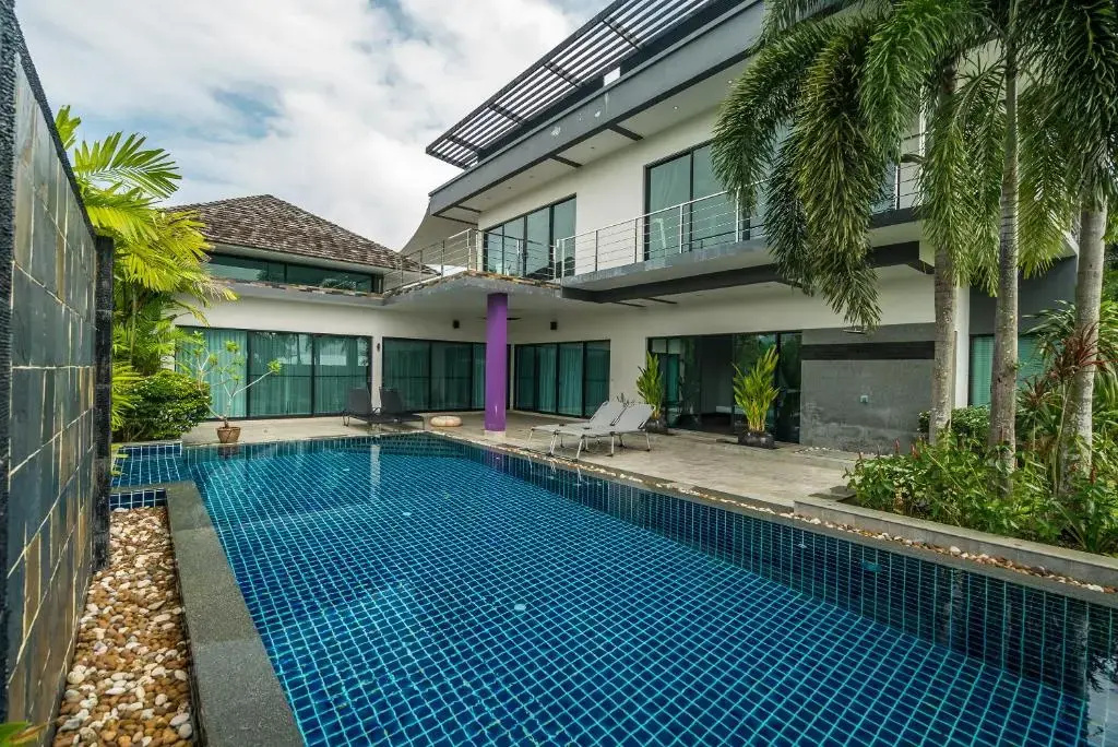 3 Bedrooms Villa