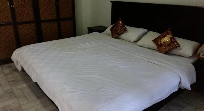 Anom Beach Inn Bungalows