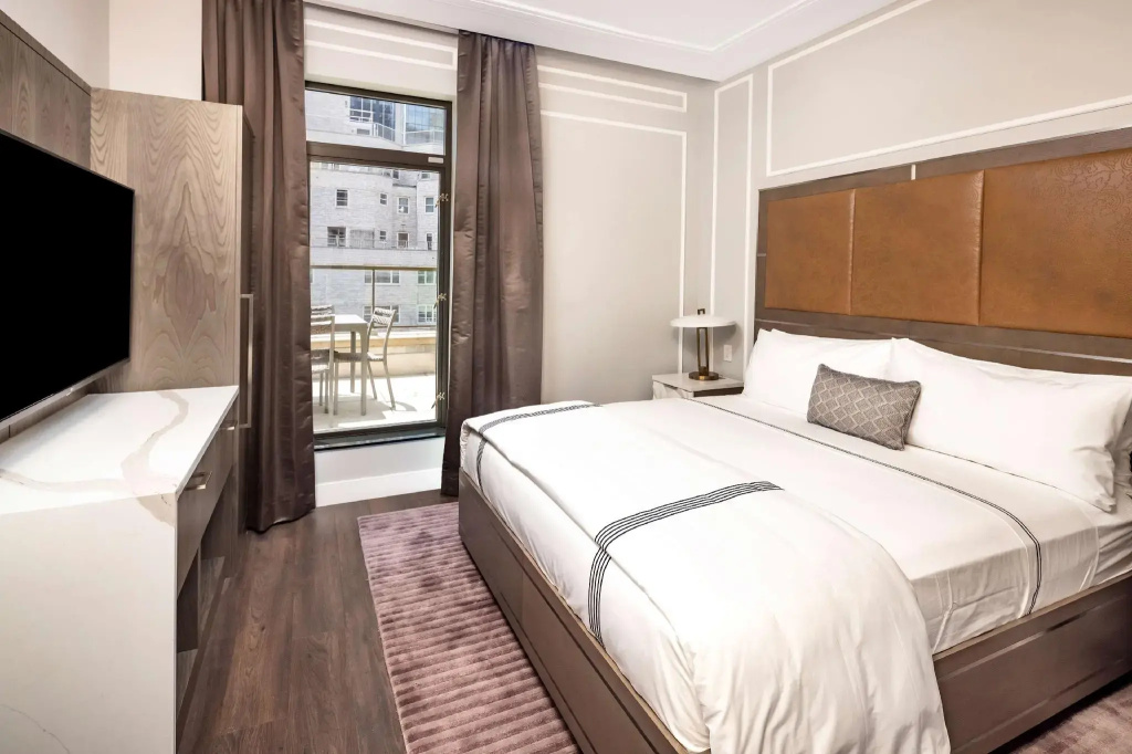 1 Bedroom Double Suite (full double bed)