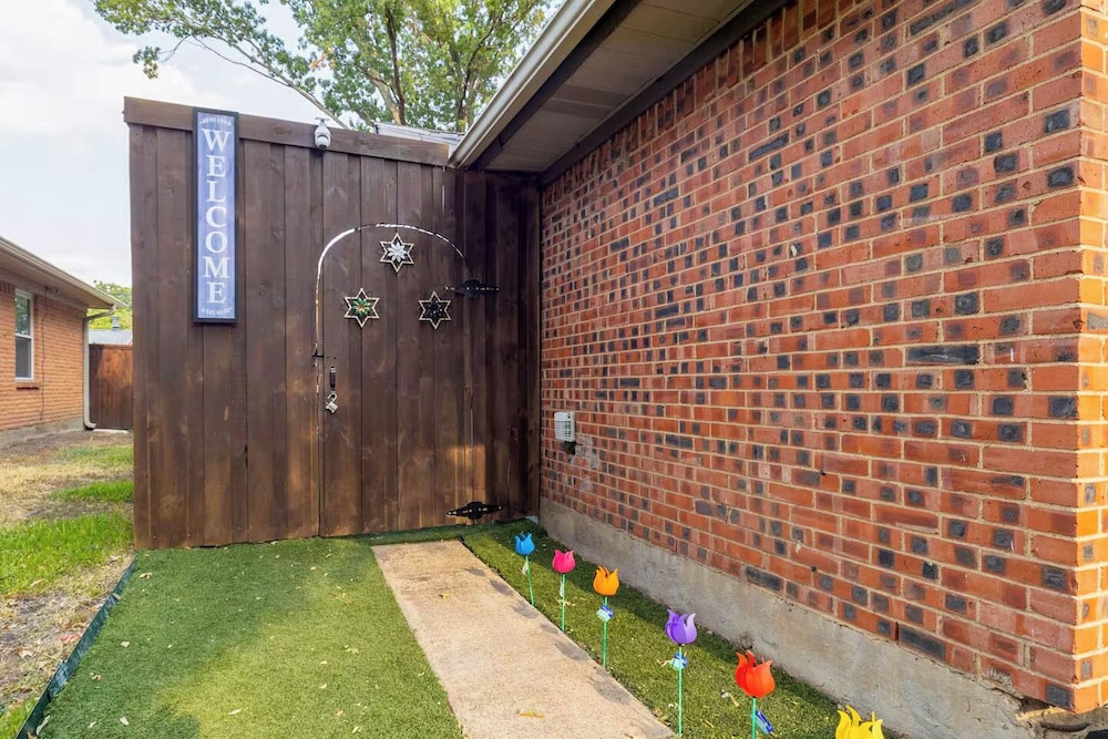 Dallas Studio