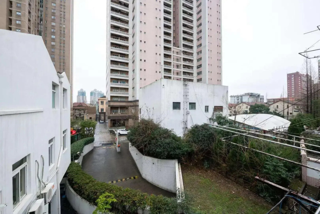 Jingyi Apartment