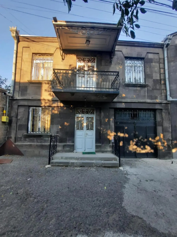 3.5-bedroom home in the center of Gyumri