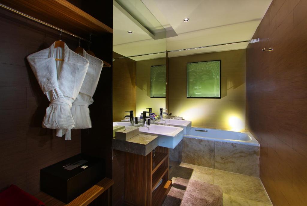Amaroossa Suite