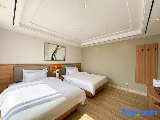 6 Bedrooms Villa with lake view
