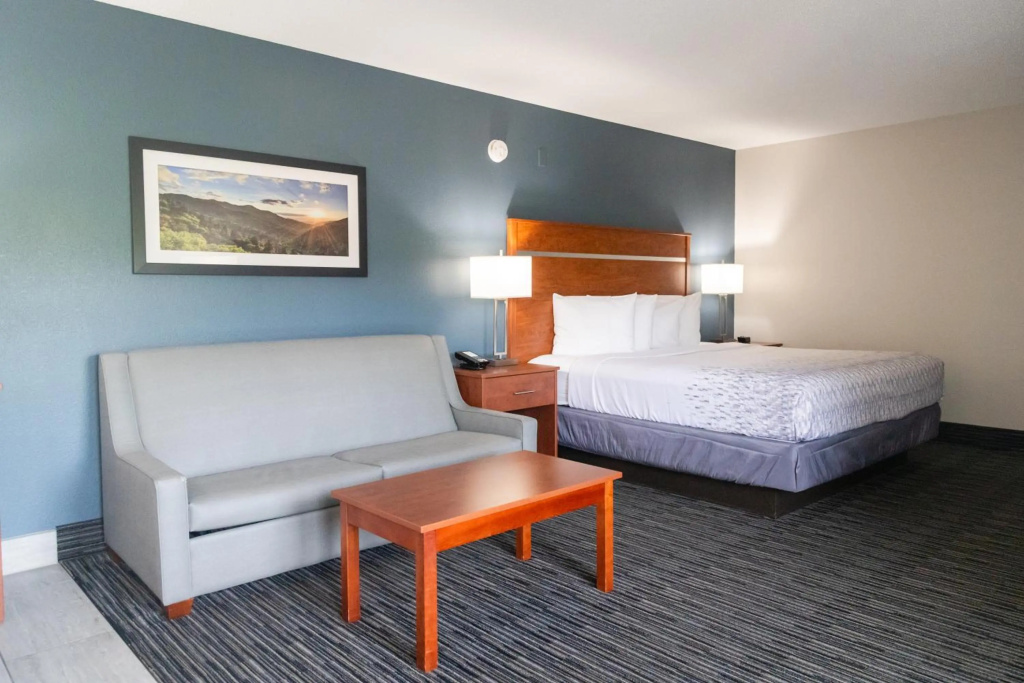Twin Mountain Inn & Suites — 4